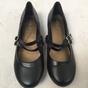 NWOT Mary Jane Shoes